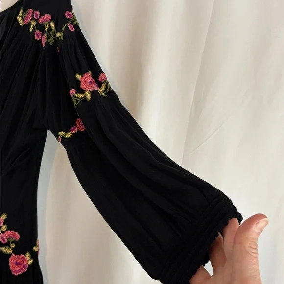 EUC Free People Day Glow szM embroidered midi dress in black… - Picture 8 of 8